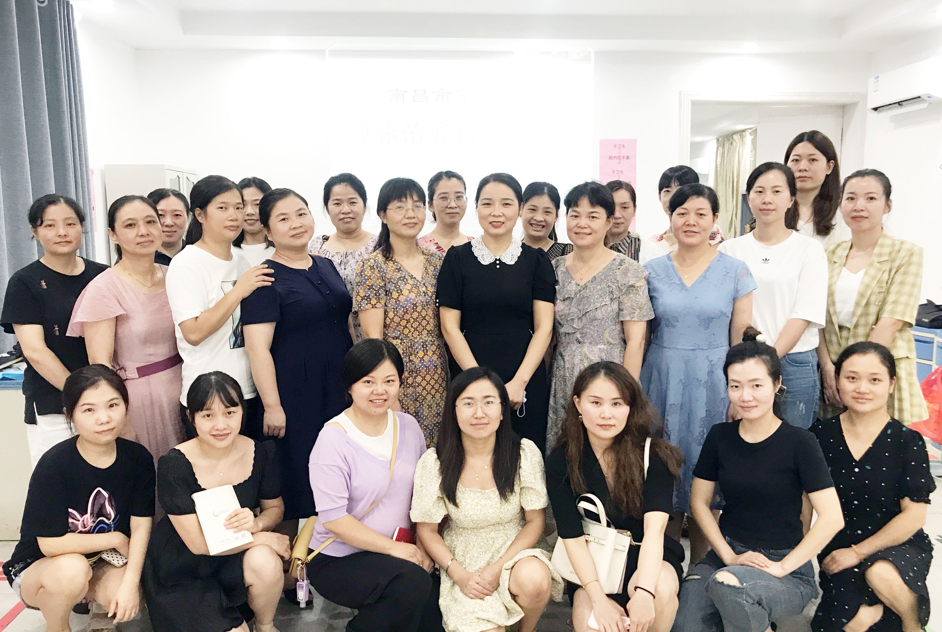 1632995097803360.jpg 护理部开展护理静(rn)脉治疗同质化培训 (4).jpg